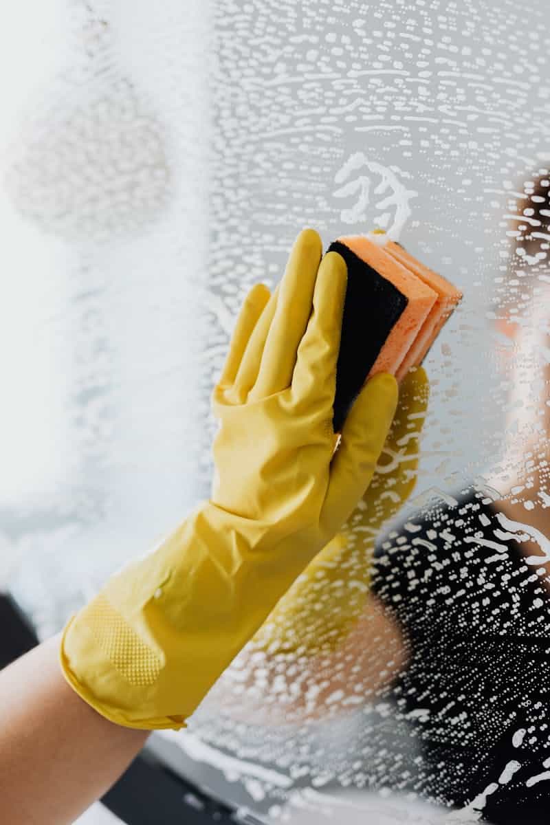 Detailed cleaning of a surface during a deep clean